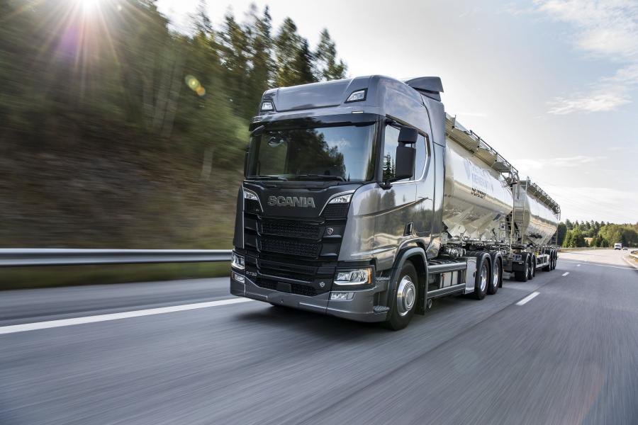  Scania R 730 6x2 Highline 2016 года  (фото 2 из 13)